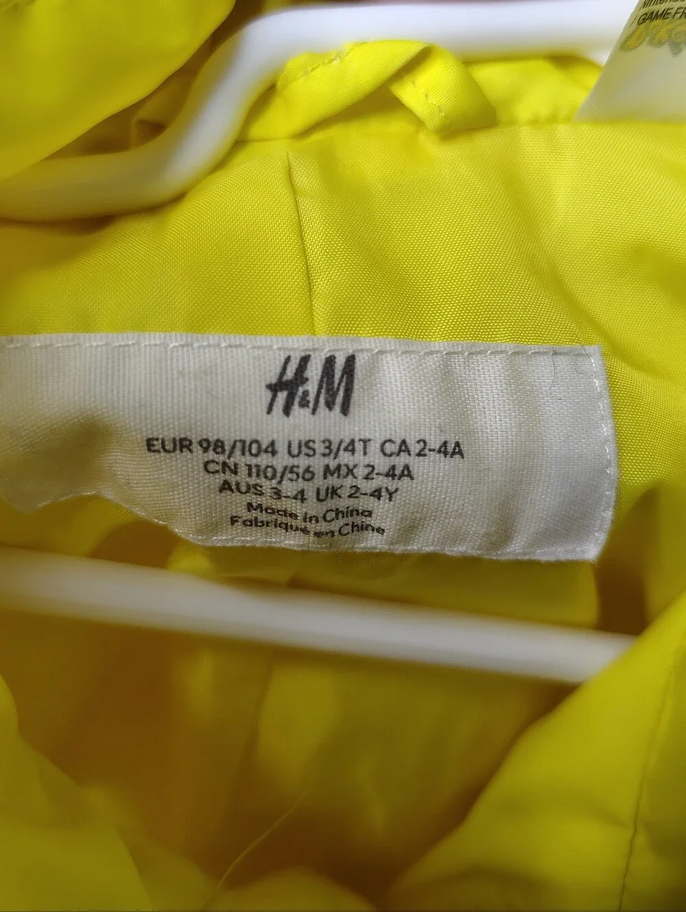 H&M Yellow Pokémon Pikachu Hooded Raincoat Jacket Size 4T